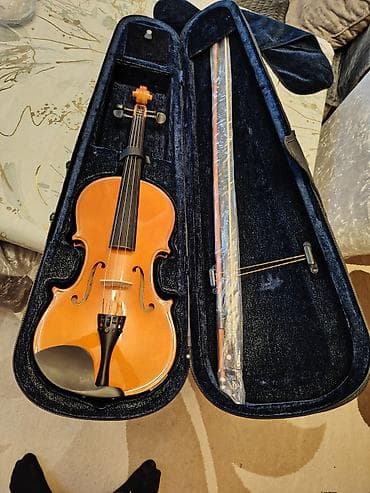 Məhsul: Skripka dəsti Təsvir: - Klassik 4/4 ölçülü skripka (tam ölçü)