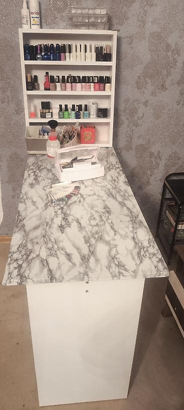 ust geyimleri: Manikür üçün peşəkar avadanlıq dəsti Tərkib: - UV/LED dırnaq lampası — 5