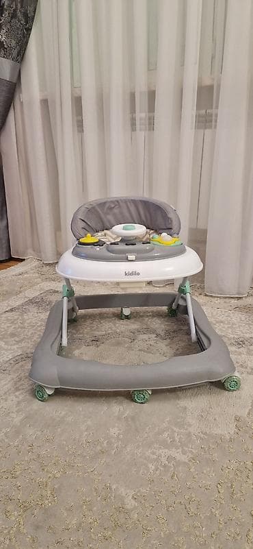 Kidilo uşaq yeriyicisi (walker) - Rəng: boz–ağ, açıq yaşıl detallarla