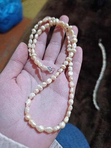 ag mirvari reng: Dəstə daxildir: Boyunbağı — 2