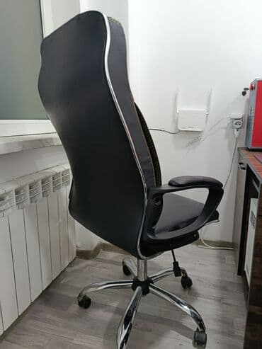 kresli: İşlənmiş, Təkərli, Qolları tənzimlənmir, Süni dəri — 2