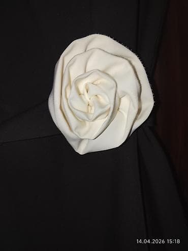 yeñ fason: İkirəngli qadın paltarı – qara-ağ - Üst hissə: ağ, kvadrat dekolteli — 3