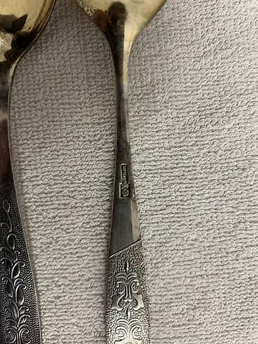 suyun qiymeti: Gümüş örtüklü, qızılı içliyi olan 4 ədəd desert qaşığı dəsti. - — 3