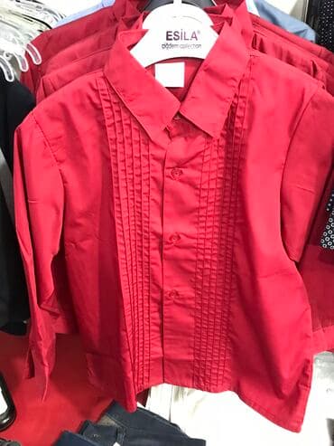 Futbolkalar: Saroçka. Qırmızı göy rəngdə. 6 yaşa qədər. Endirimdədir. Optovoy da — 1