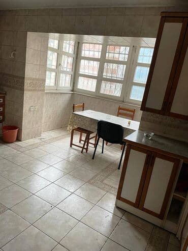 neftciler kiraye ev: Rəşid Behbudov küçəsində 5 mərtəbəli binanın 4 cü mərtəbəsi ümumi — 11