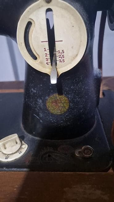 nerd taxta satisi: Pedalla işləyən köhnə tip tikiş maşını – taxta masalı komplekt - — 6