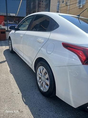 lovol 504 b: Hyundai Accent: 1.6 l | 2021 il Sedan — 9
