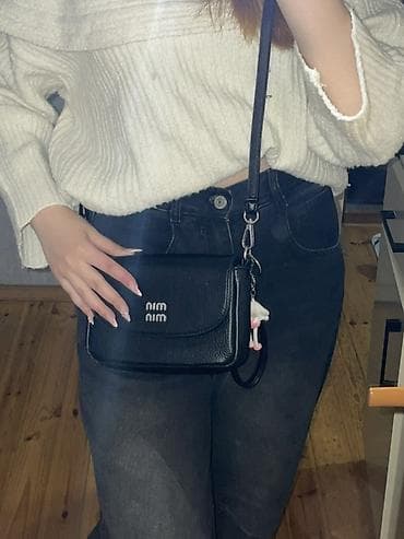 Çiyin çantası, Miu Miu, İşlənmiş