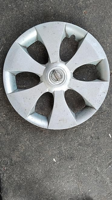 maybach diskleri: 15dik kalpaklar ideal vezyetde 4 eded kamplkedi ucuz satiram heyetde — 1