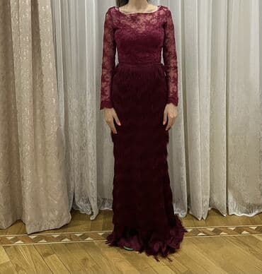 Uzun qırmızı don. Caspiandan baha alınıb, 1 dəfə geyinilib. 50 azn