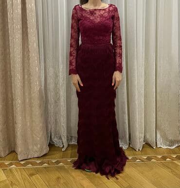 zara xs: Uzun qırmızı don. Caspiandan baha alınıb, 1 dəfə geyinilib. 50 azn — 1