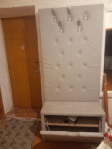 kohne skaf: Dəhliz üçün asılqan. Altı bazalı ayaqqabı qoymaq üçün. Tam sağlam — 2