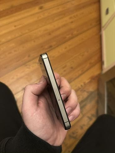 Video oyunlar və konsollar: IPhone 4S, Qara — 4