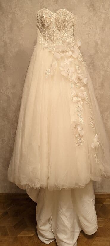 elçilik paltarı: 1 dəfə qeymişam
4 saat — 2