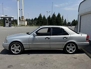 loreva reed diffuser: Mercedes-Benz C-Class: 2 l | 1994 il Sedan — 5