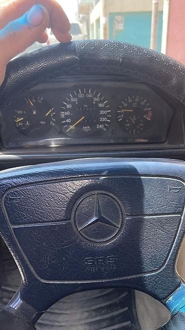 mersedes maqintafon: Mercedes-Benz E 220: 2.2 l | Sedan — 9