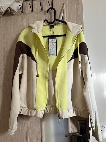 New Yorker
XS amma S ölçüyə gedər ;