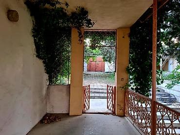 bineqedi heyet evi: 23 sot. Bilgeh 16 ci dalan. 500 min. Su quyusu var 180 kvadrat kohne — 7
