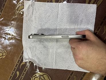 ikinci el iphone 5 s: IPhone 16 Pro, Gümüşü, Face ID — 7