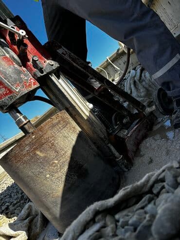 qapı dəmir: Beton deşmə kəsmə qapi yeri̇ni̇n açilmasi hi̇lti̇ aparati i̇lə yüksek — 2