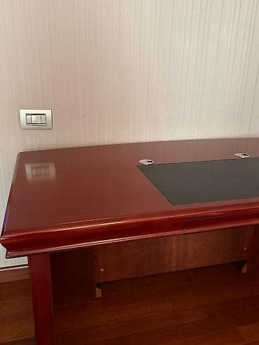 mudir kreslosu: Klassik üslublu ofis yazı masası - Material: kiftəyi-qırmızı tonlarda — 3