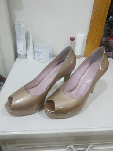 Derimod, Ölçü: 38, rəng - Bej, Yeni