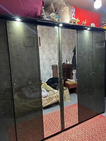 Dolab satılır qiyməti 120 manat ölçüsü eni 2.70 sm hündürlüyü 2.40 sm