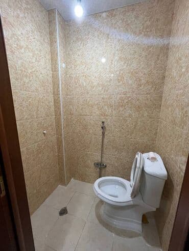 1 ci mikrorayon satilan evler: 2 otaqlı, Yeni tikili, m. Həzi Aslanov, 90 kv. m — 10