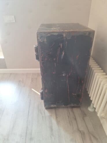 Digər biznes avadanlığı: Məhsul: Metall kassalı seyf - Marka: Çelik Montaj (etiket üzərində — 4