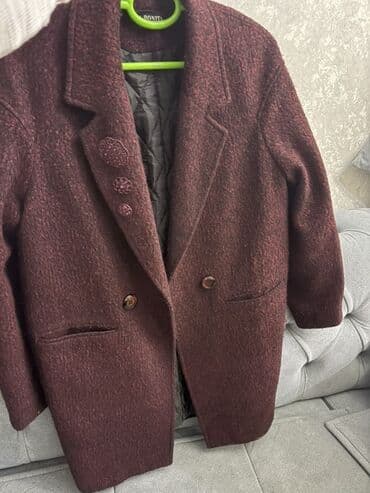 rubin rengi: Qadın palto – bordo rəng - Klassik düz kəsim, dizə yaxın uzunluq - — 1