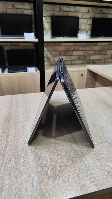 Nexus: Lenovo Yoga, 14 ", Intel Core i5, 512 GB — 2