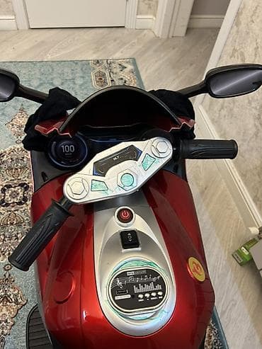 volta vs 1: Uşaq üçün elektrikli üçtəkərli motosiklet - Rəng: metalik qırmızı — 2