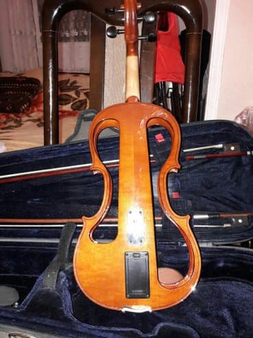 скрипка и электрогитара: Skripka elektron carlo giordano. əla tembri var, ünvan xalqlar — 6