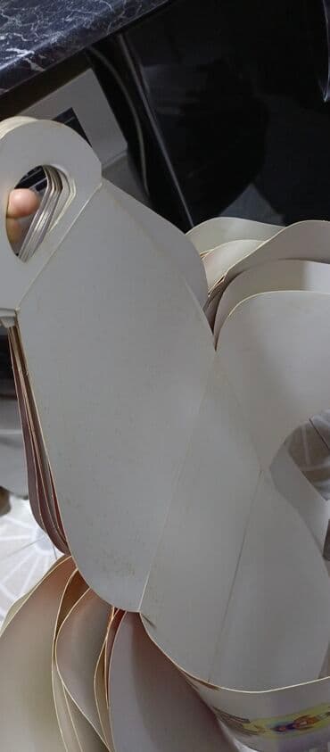 tort wekilleri: Tort qutuları. Şirniyyatlar. Tortlar. 1-ədədi 1azn 10 ədəd — 10