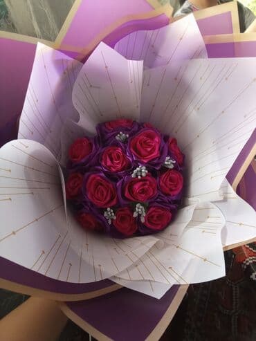 qızıl gül buketi: Məhsul: Dekorativ gül buketləri Təsvir:0553817438 nömrəsi ile elqe — 7