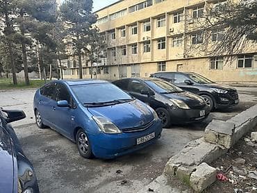 opel sedan: Toyota Prius (2-ci nəsil) hibrid sedanlar 2 si bir yerde satilir — 3