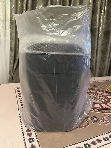 Tullantı qabları: Ağıllı sensorlu zibil qutusu - Həcm: təxminən 10–15 L (kompakt ölçü — 3