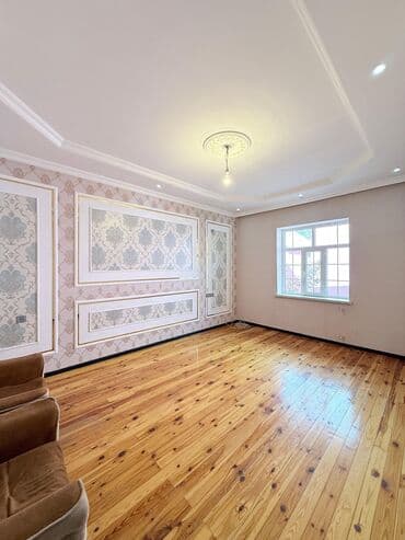 xacmaz ev: Ev xirdalanda yerlesir.Iase obeyektlerine yola yaxindi.1 mərtəbəli — 4