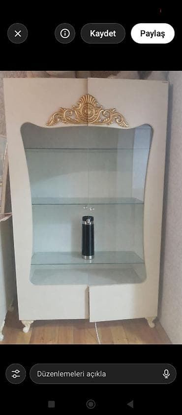 Vitrin şkaf - Klassik dizaynlı, ağ rəngdə vitrin şkaf - Üst hissədə