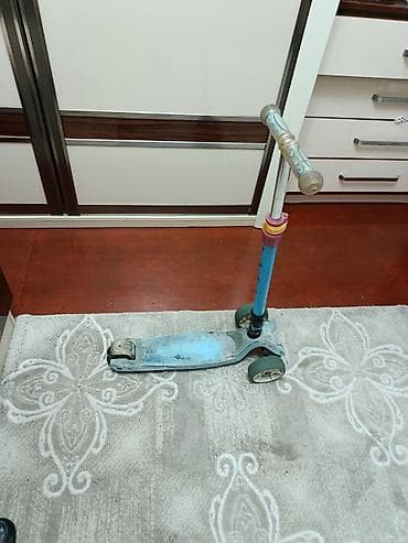 Əlcəklər: Uşaq skuterı – 3 təkərli - Qatlanıb yığıla bilir - Tam işləkdir,heç — 3