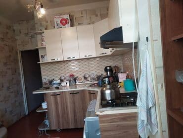 9 ci mikrorayon satilan evler: Bakı, 8-ci kilometr, 1 otaqlı, Köhnə tikili, m. Qara Qarayev, 35 kv. m — 4