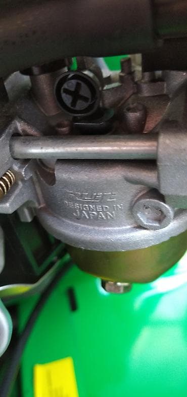 yer şumlayan traktor: Benzinli torpaq frezəsi (kultivator) yenidi qutudadi Güclü 7 at — 6