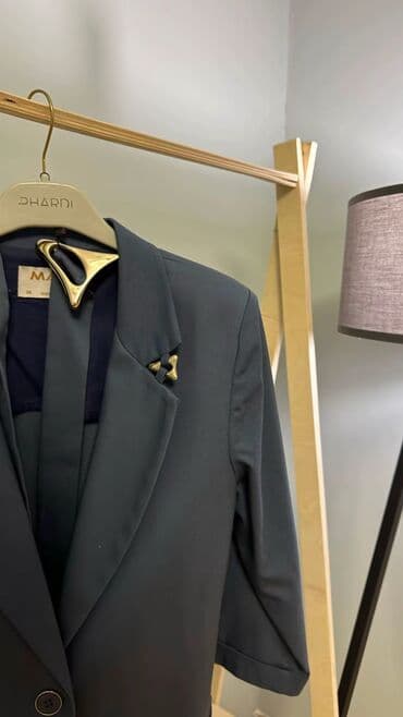 sade hicab geyimleri: Geyimlərin hər biri yaxşı vəziyyətdədir və çox az geyinilib — 12