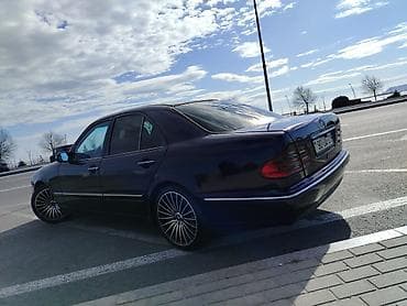 avtomatikdir: Mercedes-Benz E-Class (W210) sedan Xarici - Tünd bənövşəyi rəngli — 9