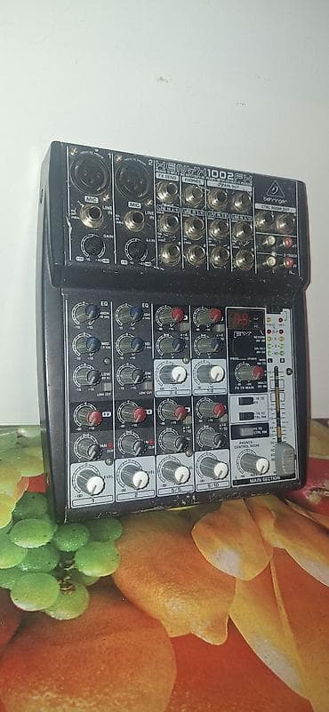 behringer: Behringer Xenyx 1002FX kompakt mikser - 10 girişli analoq mikser: 2 — 2