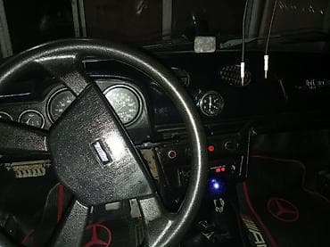 teker r17: VAZ 2106 sedan – klassik mavi rəngdə Xüsusiyyətlər: - Kuzov: 4 qapılı — 10