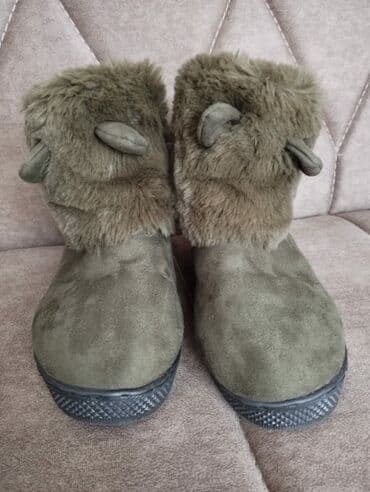 Ugi 

Ölçü 39 40 41 ölçüyədə gedir