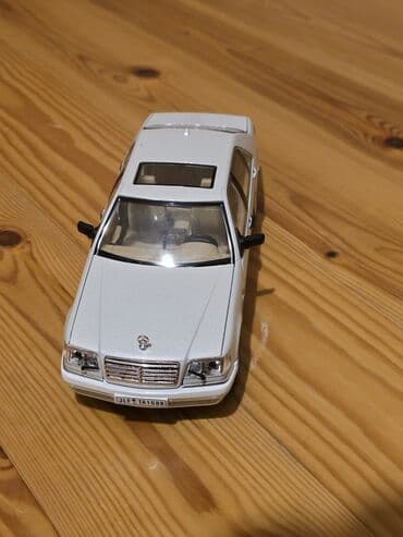 1 43 modelka: Kolleksiya üçün detalı maket avtomobil - Miqyas: təxmini 1:18 - — 2