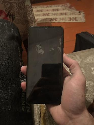 tunar sma: Smartfon – arxa hissədə üçlü kamera modulu və LED flaşla - Arxa — 2