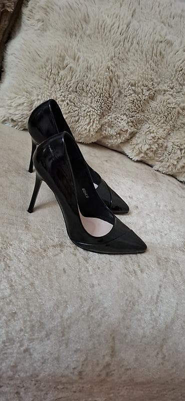 Qara laklı qadın tuflisi – JULINA - Model: klassik “stiletto” - lalafo.az -da Qara laklı qadın tuflisi – JULINA - Model: klassik “stiletto” -